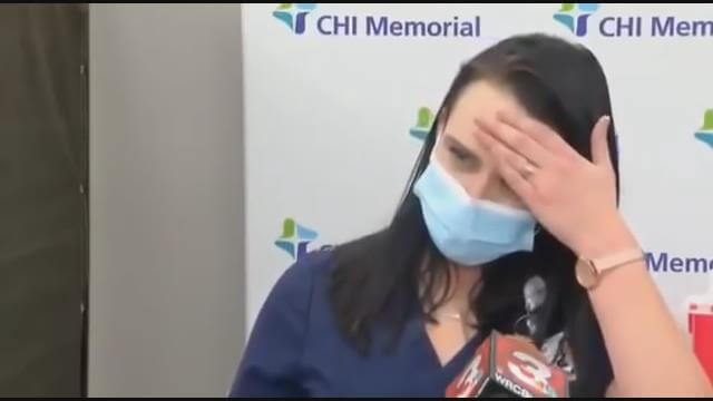 ABD'de koronavirüs aşısı olan hemşire, rahatsızlanarak canlı yayında bayıldı